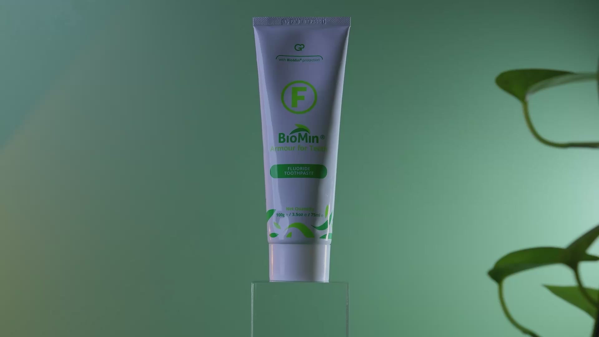 Load video: BioMin F Advanced Sensitivity Repair Toothpaste